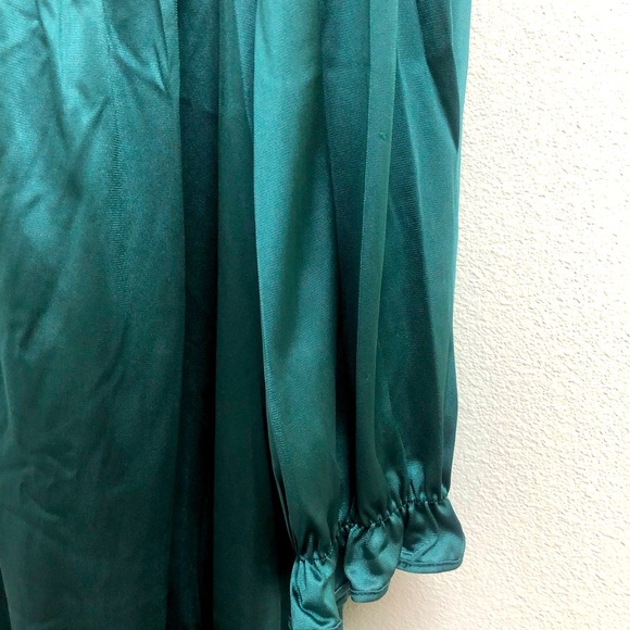 Vanity Fair Ladies Robe Size Medium - Picture 3 of 6